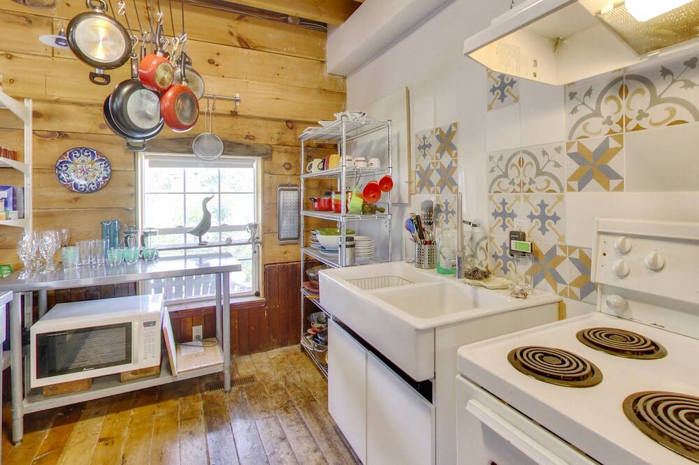 Photo of Kitchen in Batawa