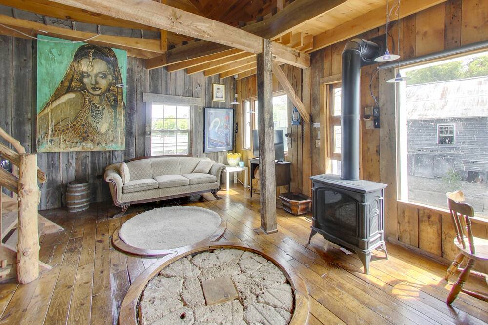 Photo of Livingroom in Batawa