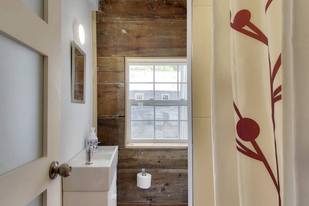 Photo of Bathroom in Batawa
