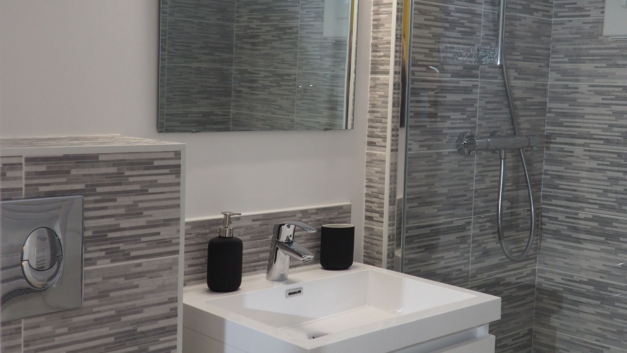 Photo of Bathroom in Faubourg-Raines