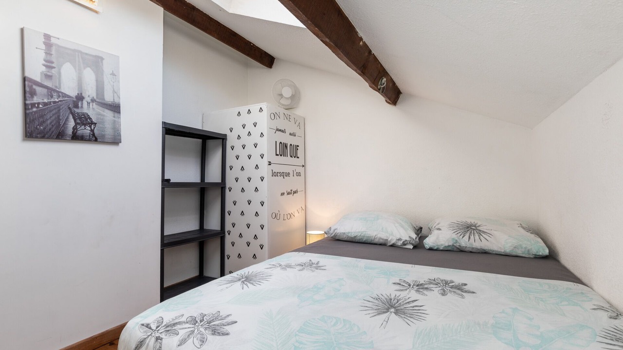 Photo of Bedroom in Les Arceaux