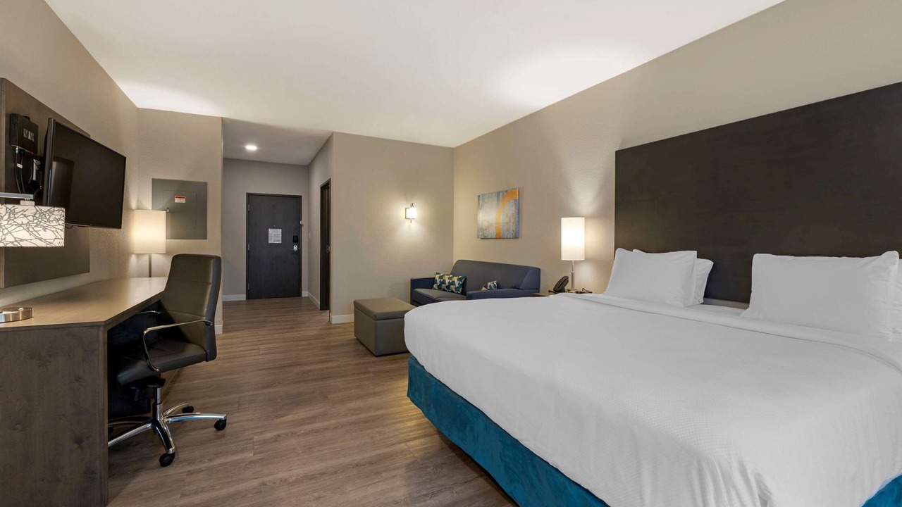 Photo of Bedroom in Mount Auburn