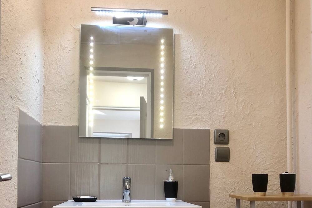 Photo of Bathroom in Gap