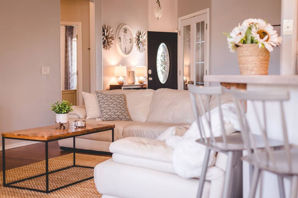 Photo of Livingroom in South Oklahoma City