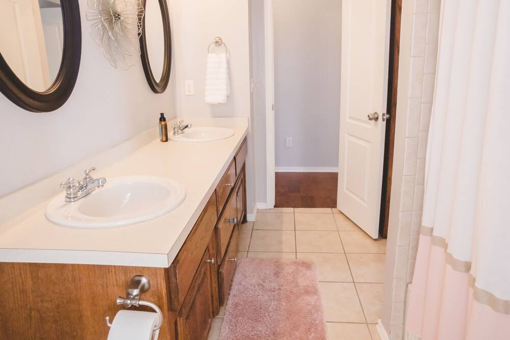 Photo of Bathroom in South Oklahoma City