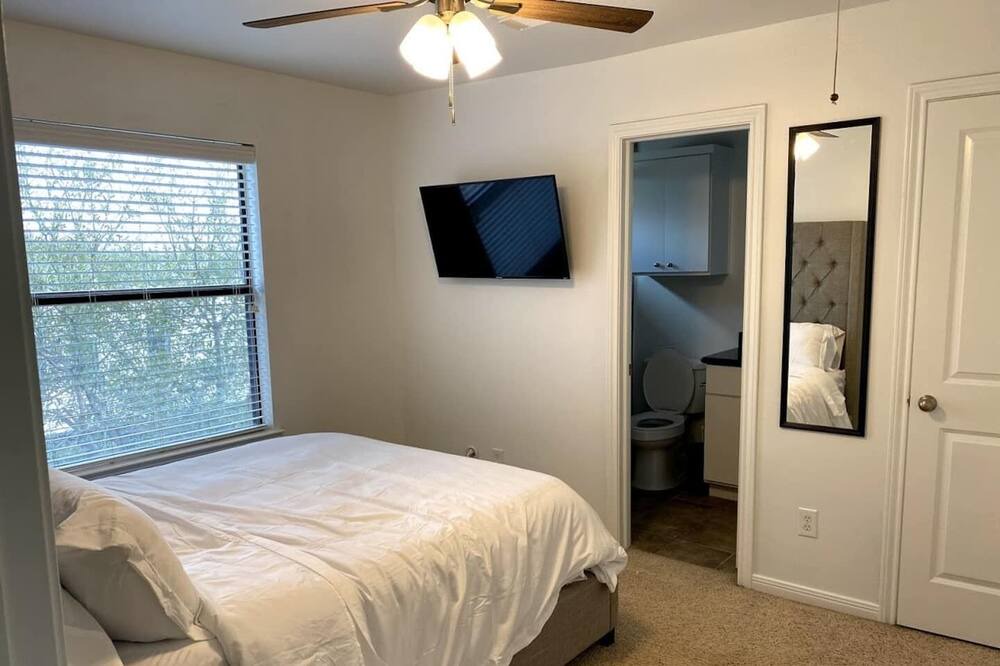 Photo of Bathroom in South Central Houston