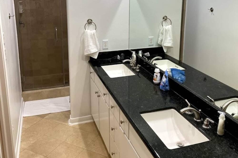 Photo of Bathroom in South Central Houston