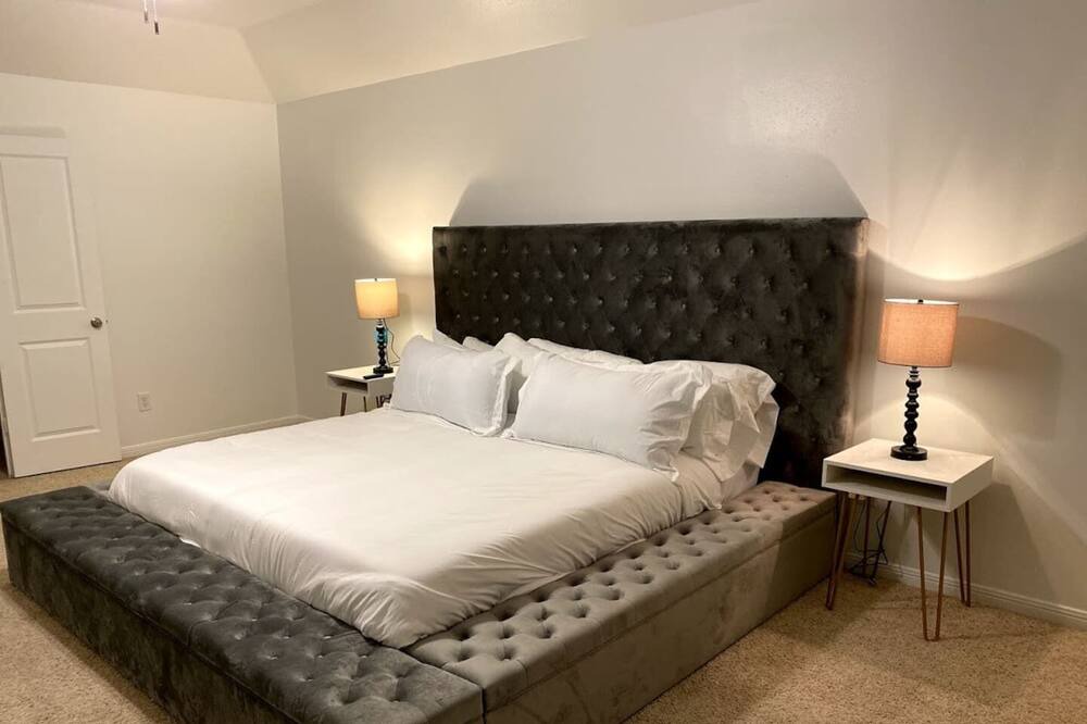 Photo of Bedroom in South Central Houston