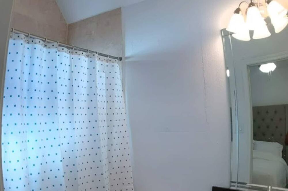 Photo of Bathroom in South Central Houston