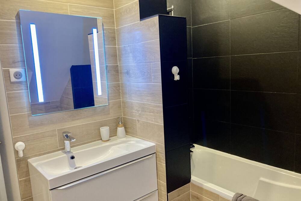 Photo of Bathroom in Ardon