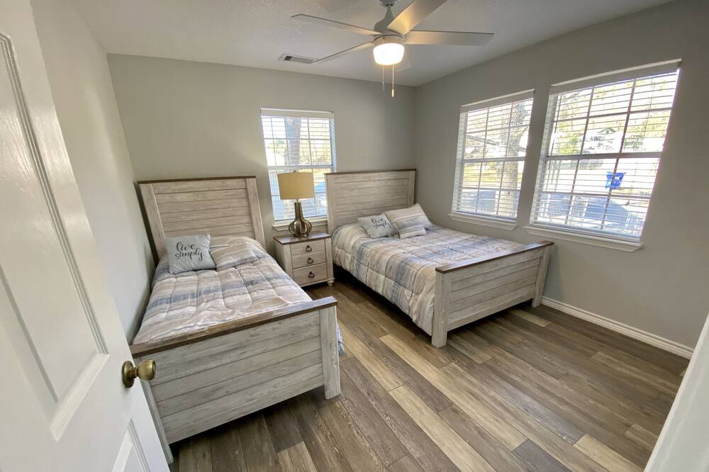 Photo of Bedroom in Onalaska