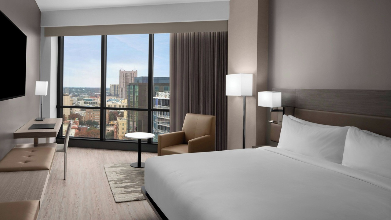 Photo of Bedroom in Main - Military Plaza