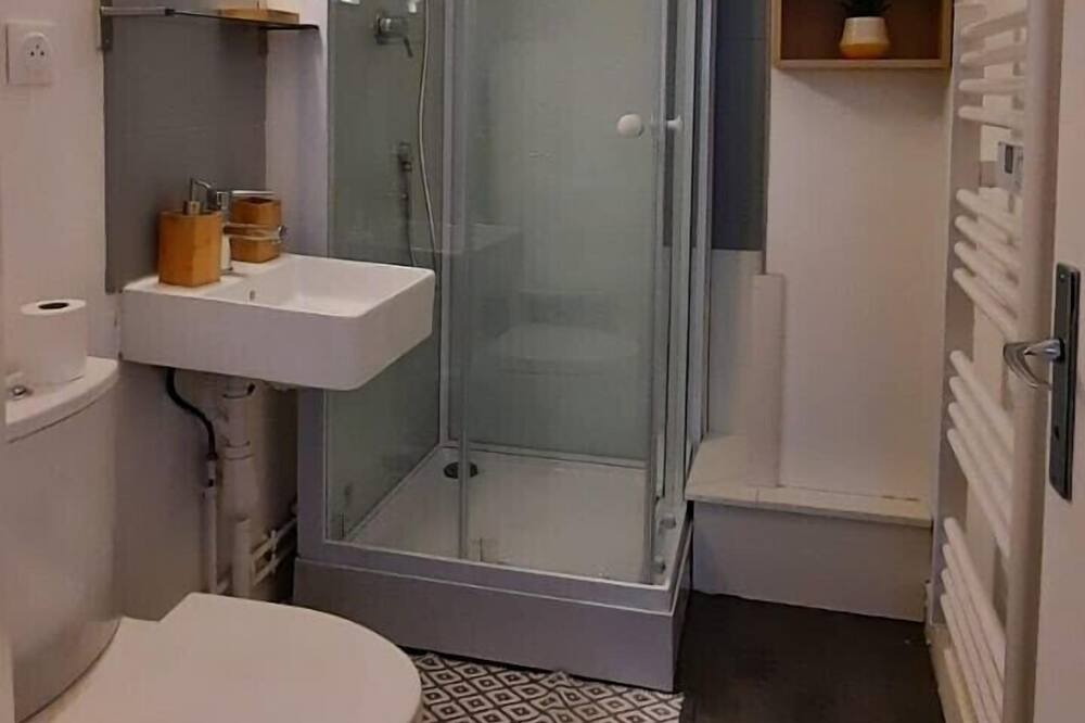 Photo of Bathroom in Charleville-Mezieres