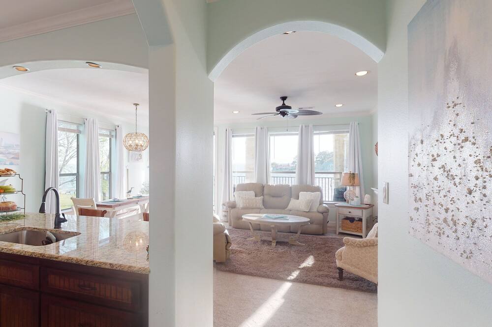 Photo of Livingroom in Onalaska