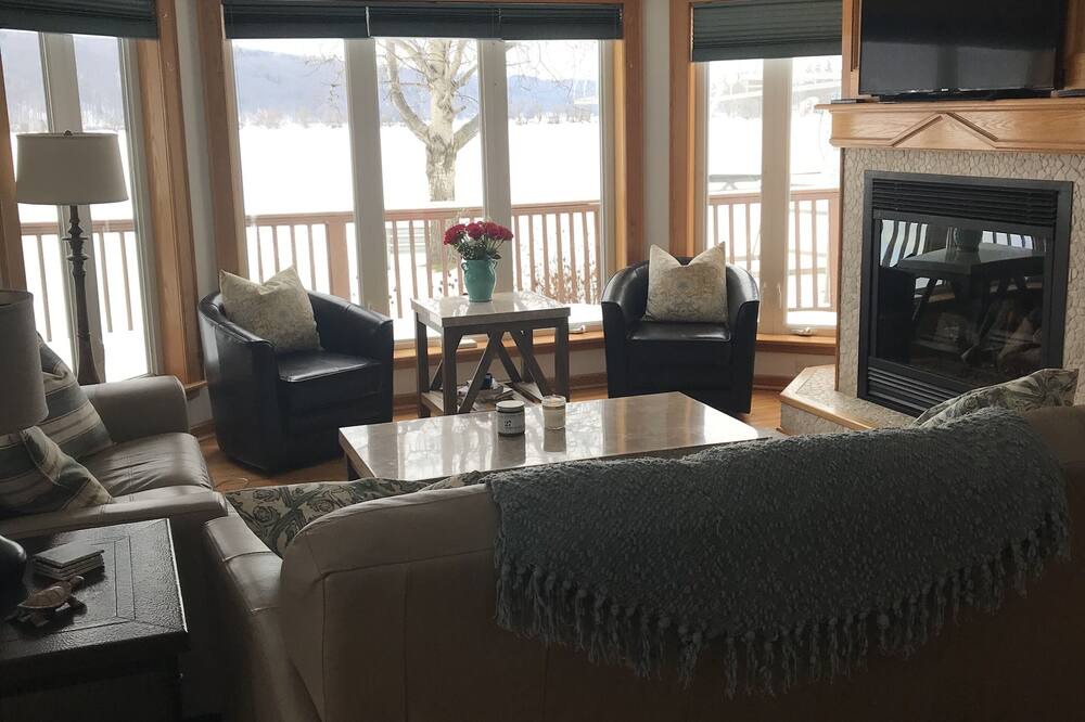 Photo of Livingroom in Marietta