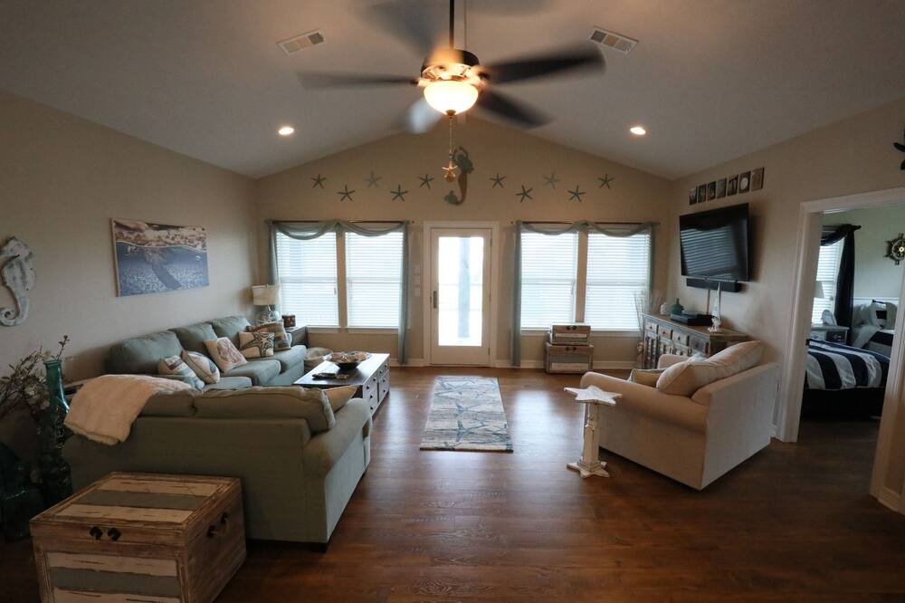 Photo of Livingroom in Port Bolivar