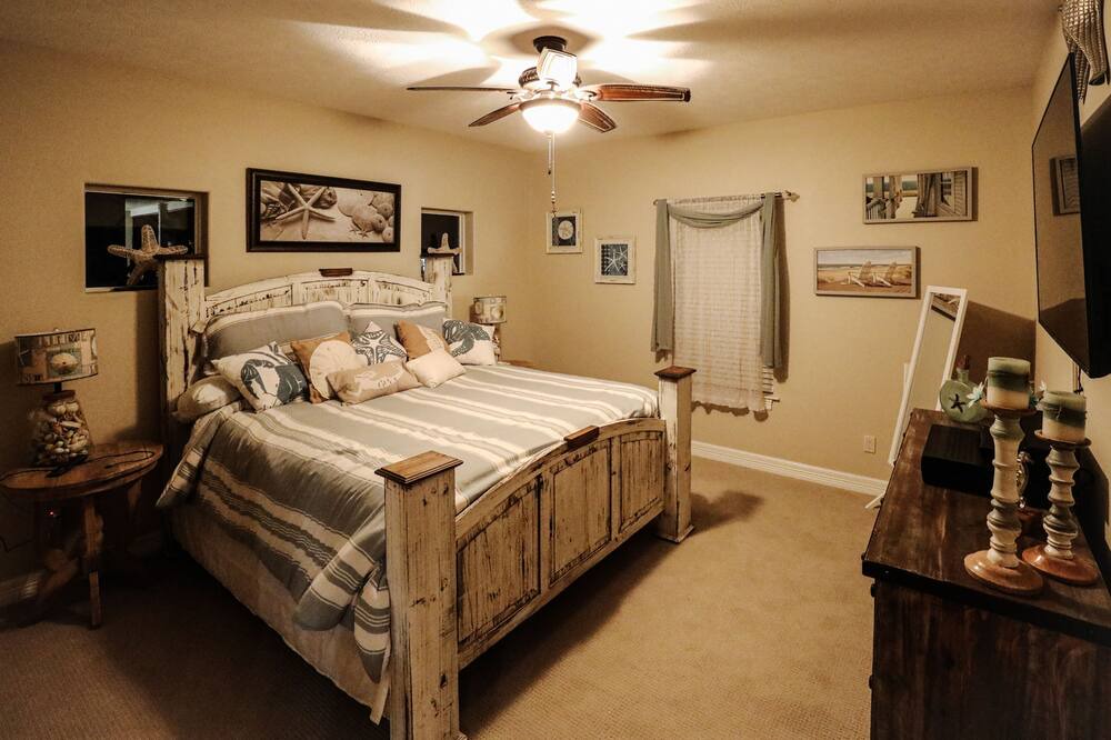 Photo of Bedroom in Port Bolivar