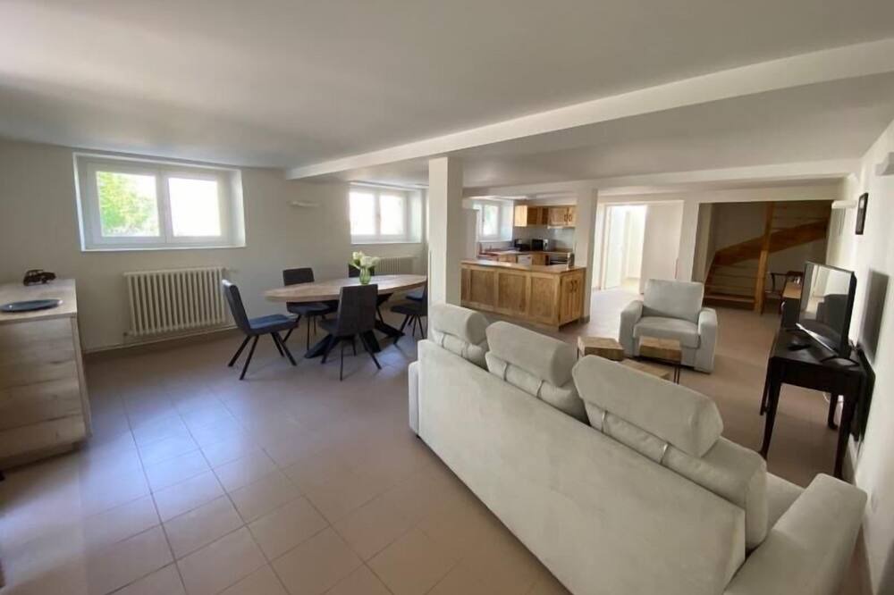 Photo of Livingroom in Feneyrols