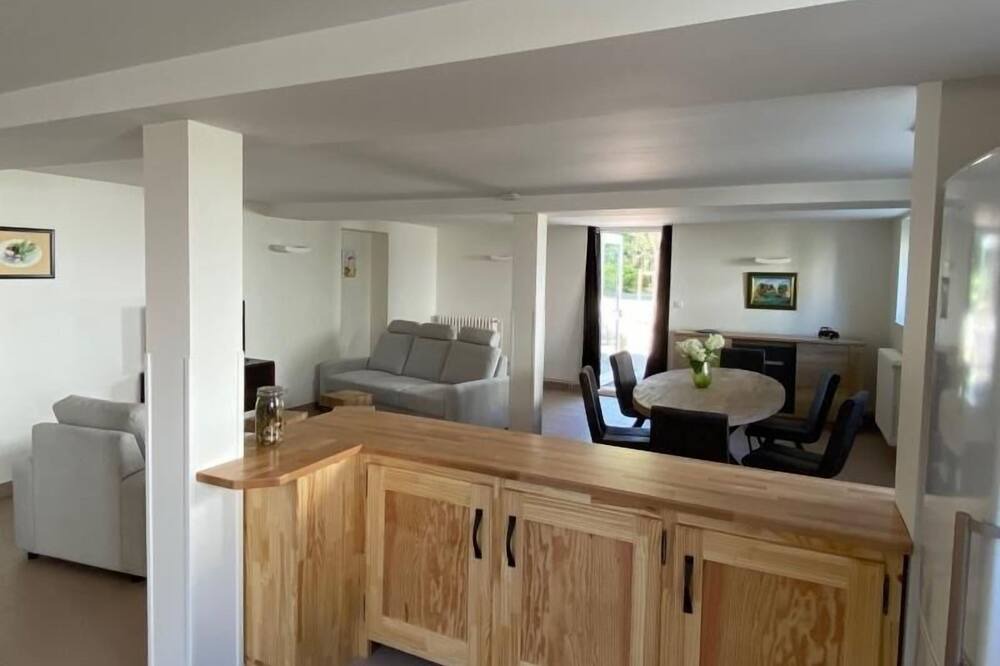Photo of Livingroom in Feneyrols