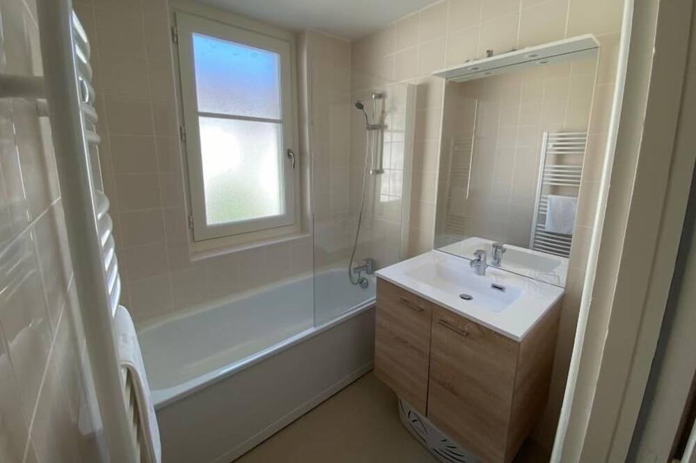 Photo of Bathroom in Feneyrols