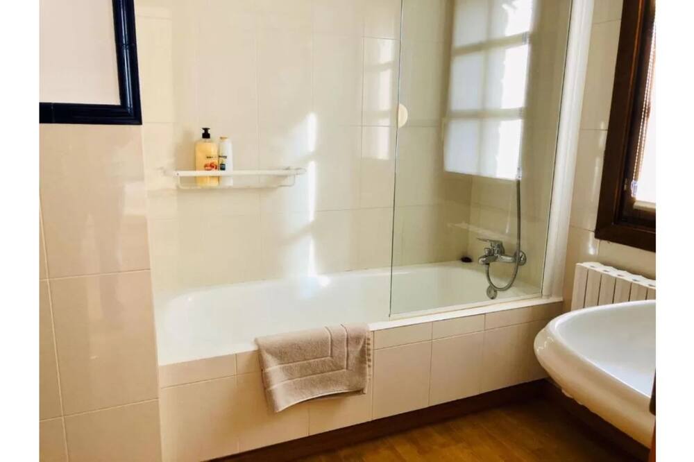 Photo of Bathroom in Prats