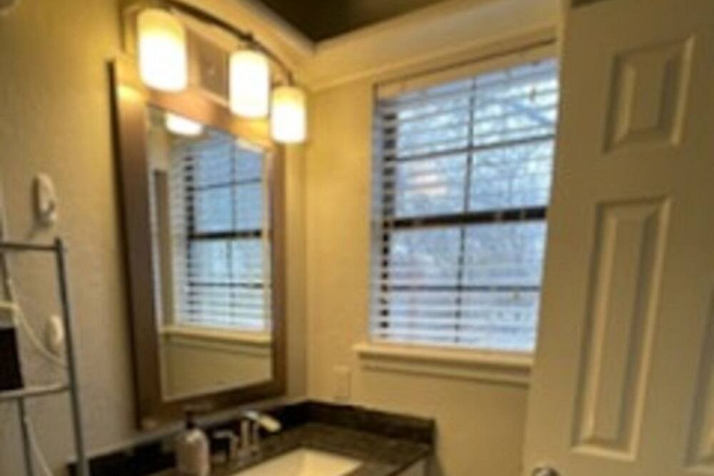 Photo of Bathroom in Norman