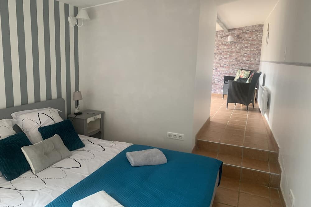 Photo of Bedroom in Curzon