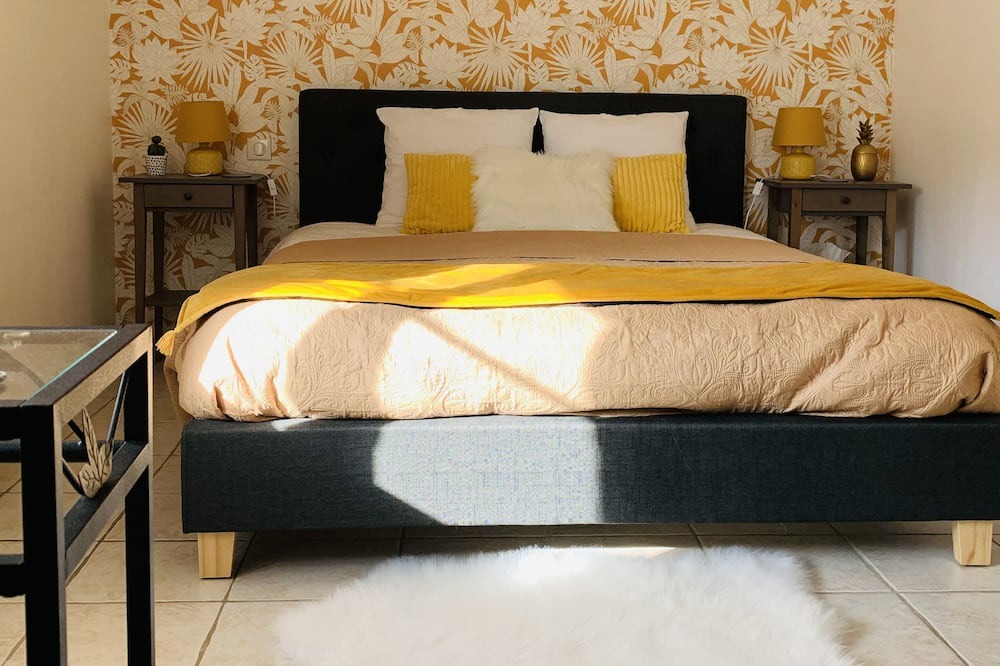 Photo of Bedroom in Curzon