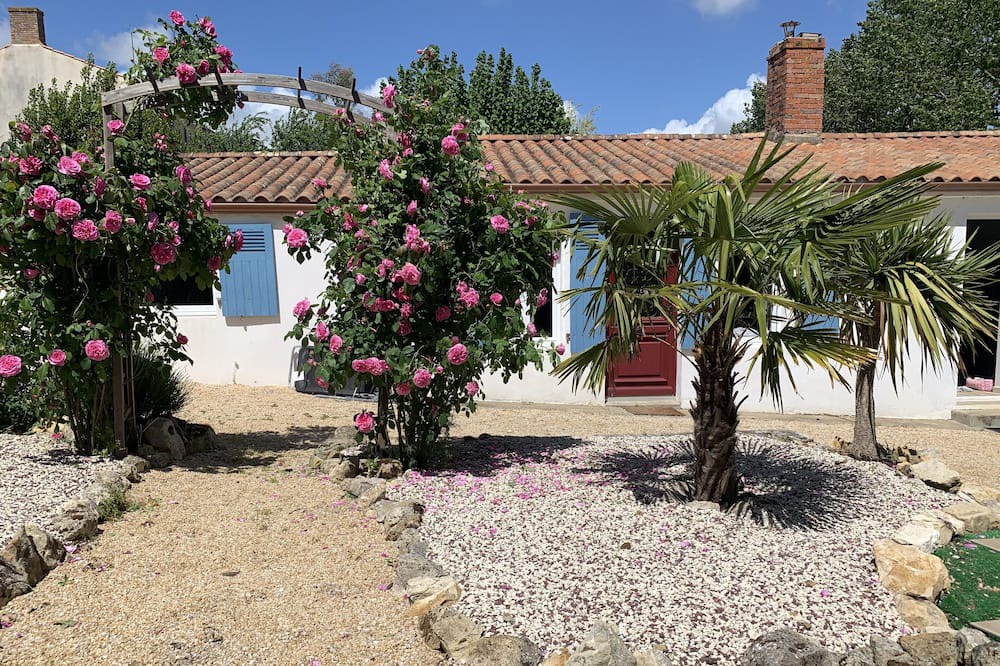 Photo of Outdoor in Curzon