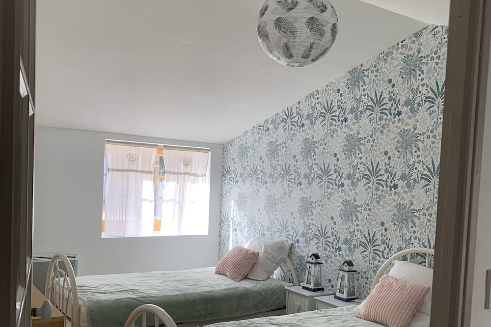 Photo of Bedroom in Curzon