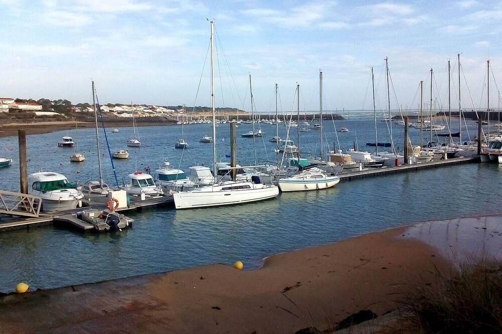 Photo of Others in Curzon