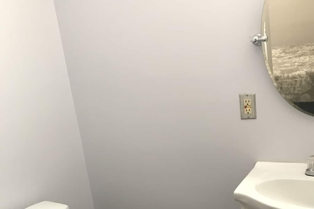 Photo of Bathroom in Port Burwell