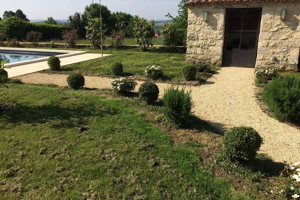 Photo of Outdoor in Pergain Taillac