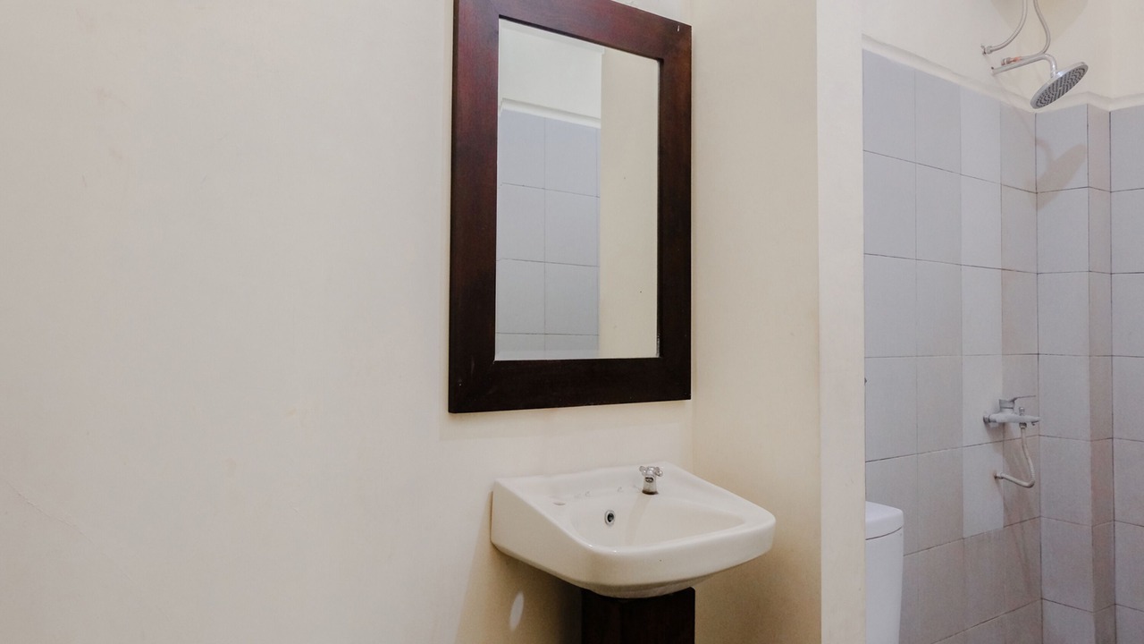 Photo of Bathroom in Kalipuro