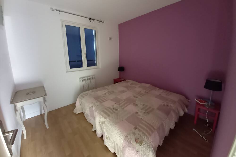 Photo of Bedroom in Maubec