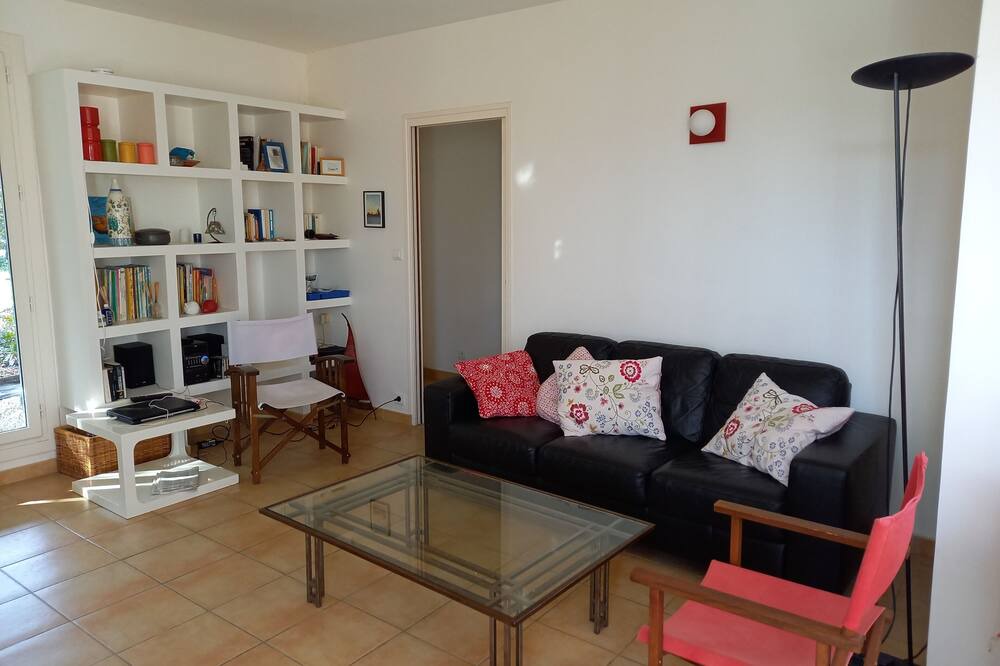 Photo of Livingroom in Maubec