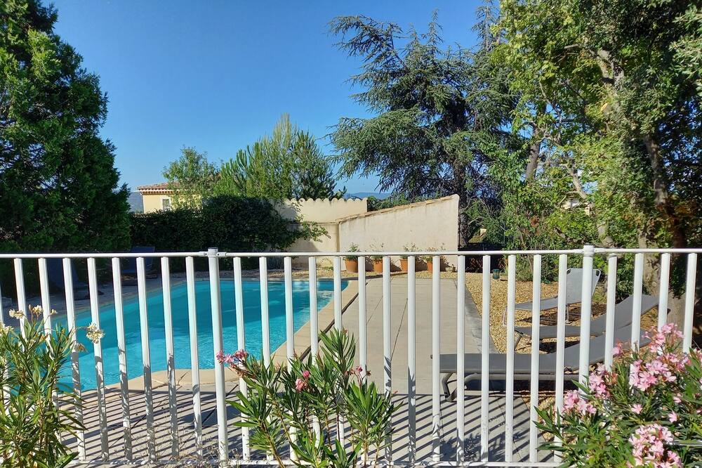 Photo of Outdoor in Maubec