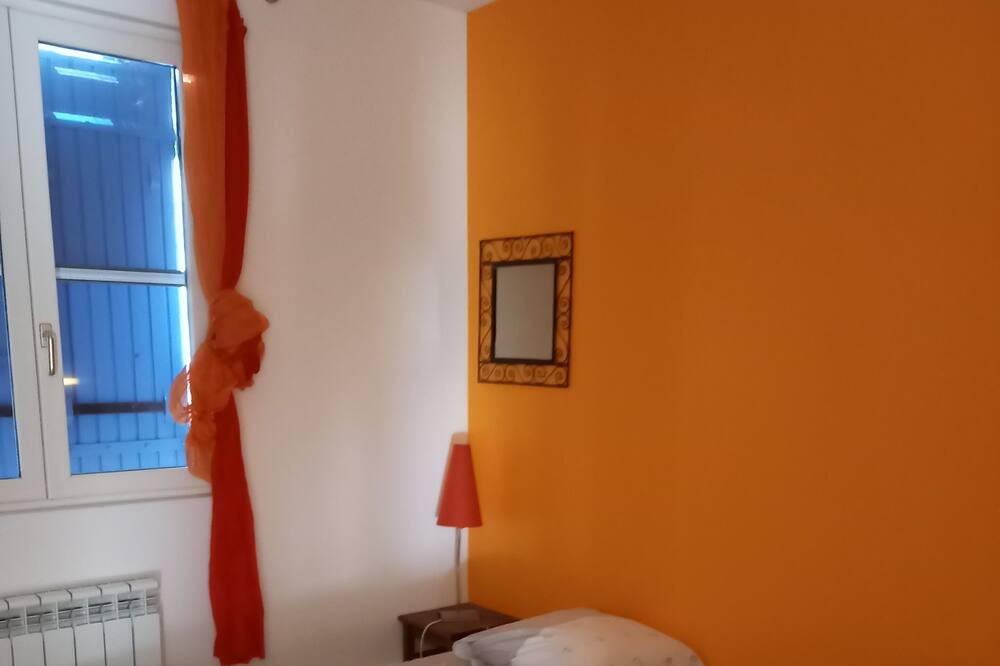 Photo of Bedroom in Maubec