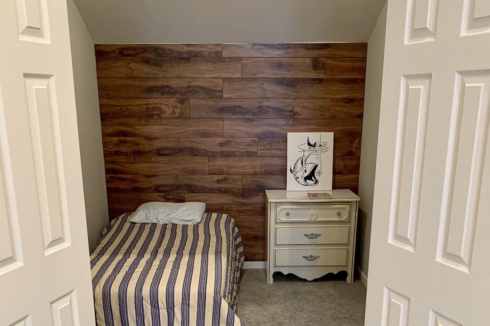 Photo of Bedroom in Horseshoe Lake