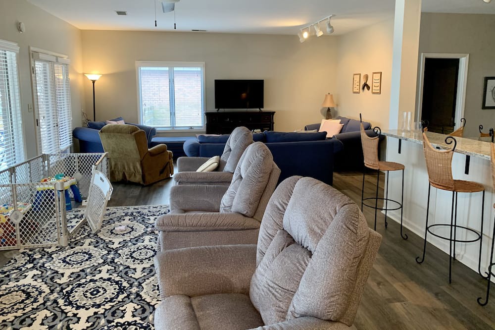 Photo of Livingroom in Horseshoe Lake