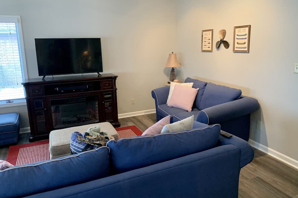 Photo of Livingroom in Horseshoe Lake