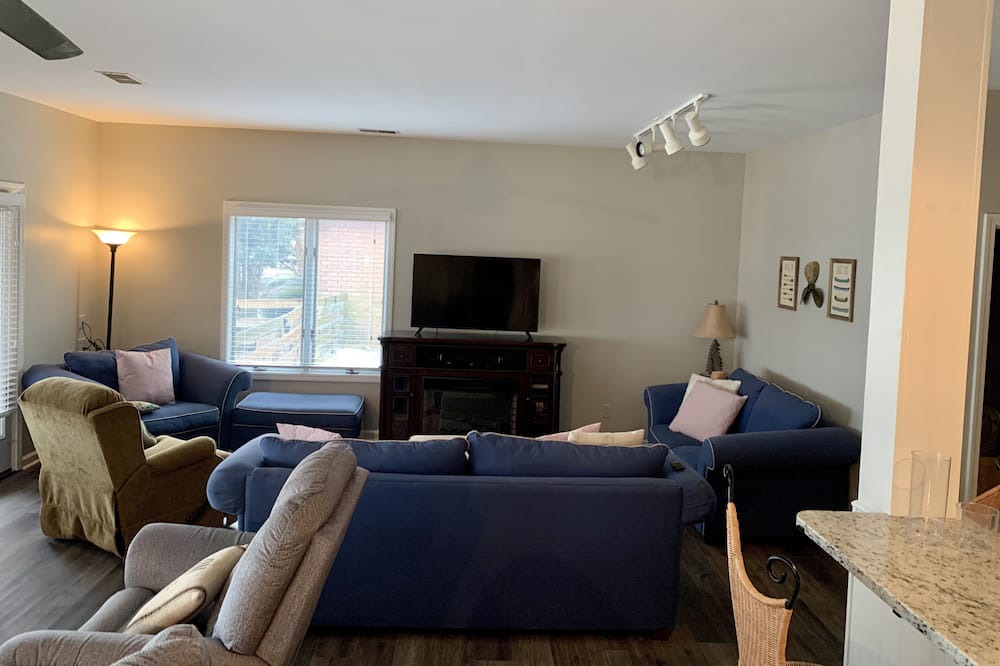 Photo of Livingroom in Horseshoe Lake