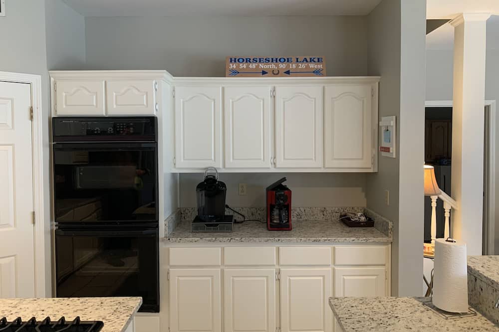 Photo of Kitchen in Horseshoe Lake
