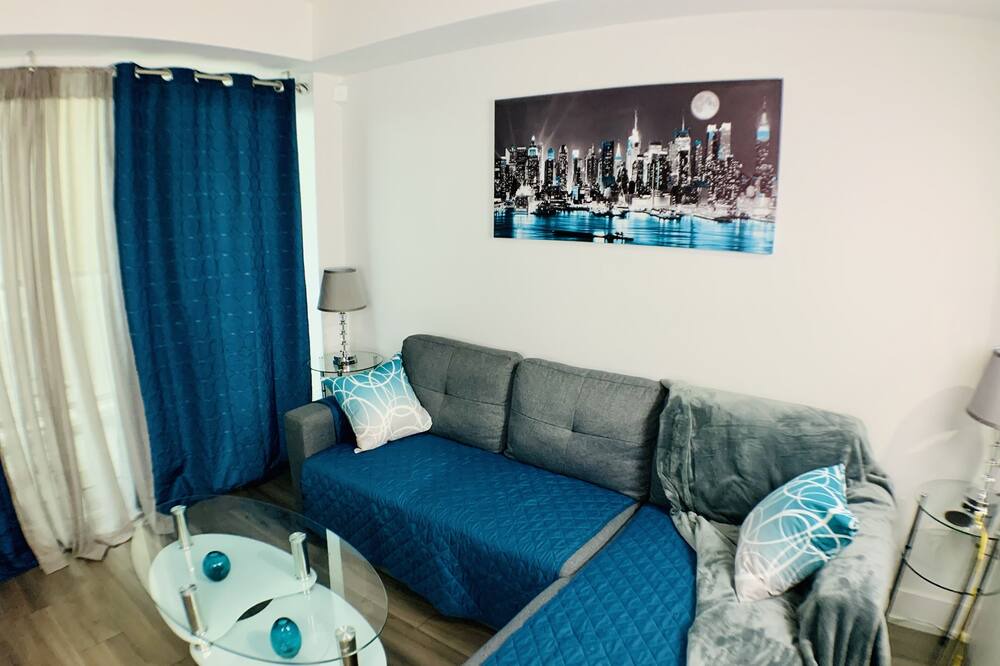 Photo of Livingroom in Pickering