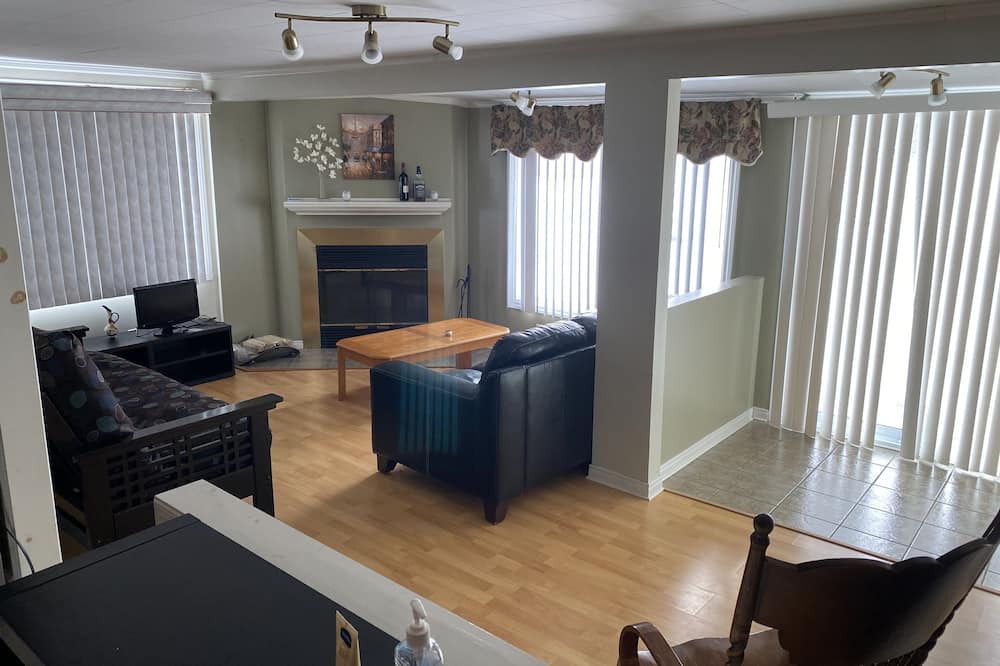 Photo of Livingroom in Val-des-Bois