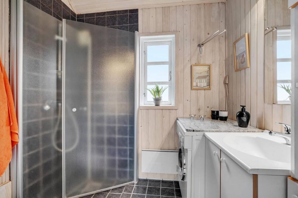 Photo of Bathroom in Mesinge