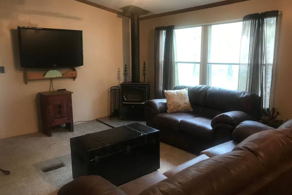 Photo of Livingroom in Mayhill