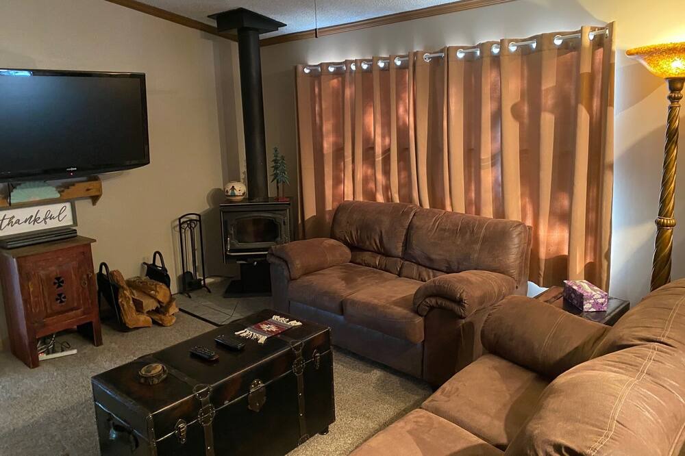 Photo of Livingroom in Mayhill