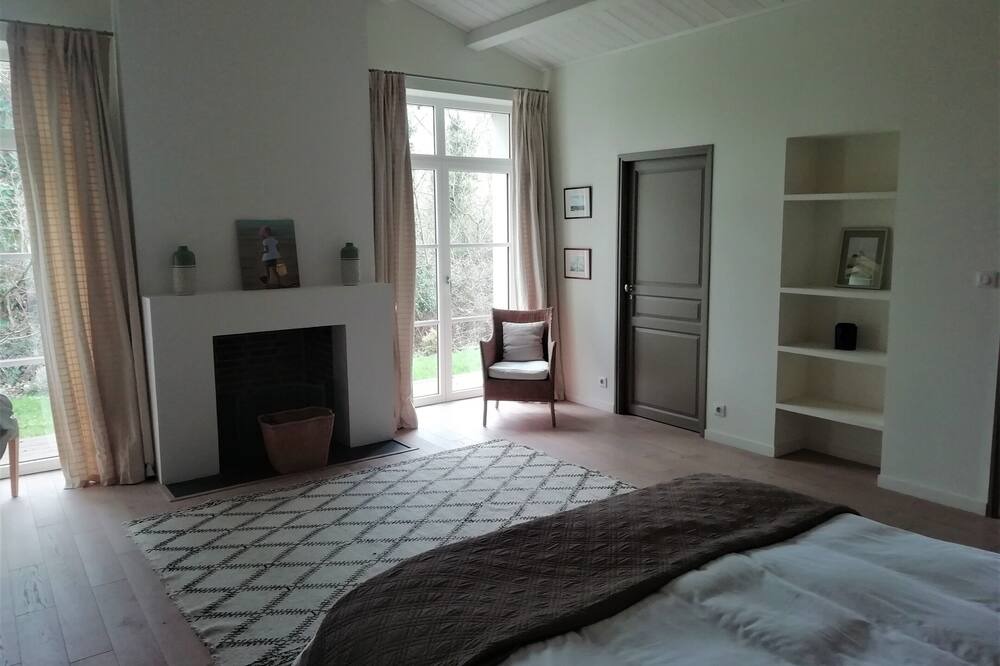 Photo of Bedroom in Talmont-Saint-Hilaire