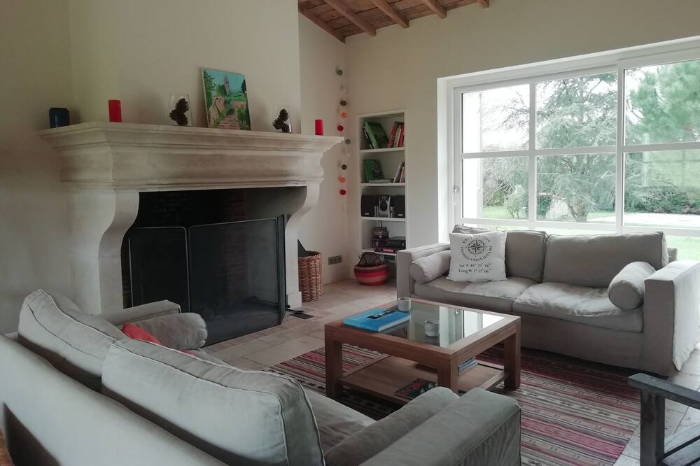 Photo of Livingroom in Talmont-Saint-Hilaire